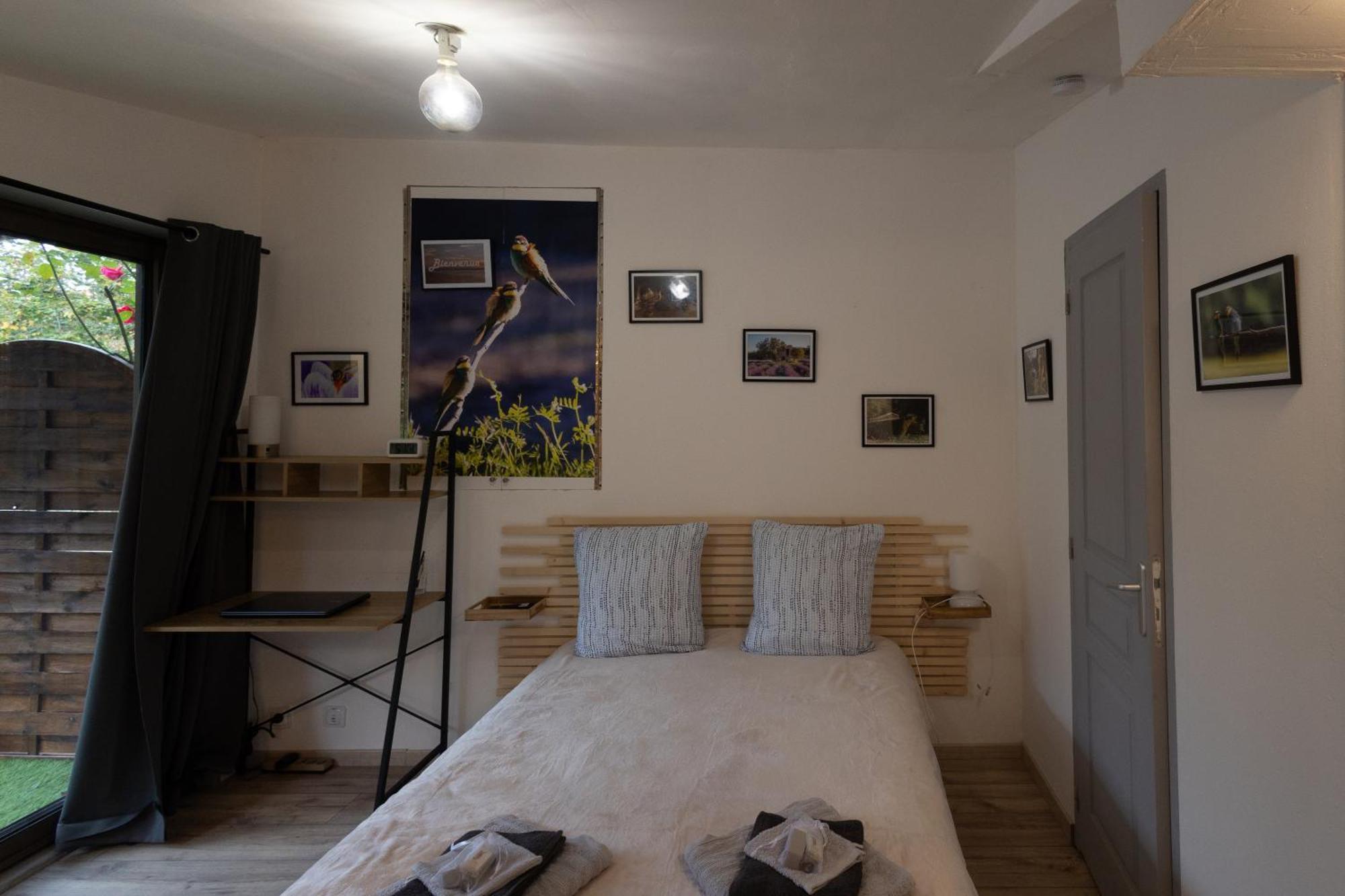 Studio Dans Le Luberon Cereste Екстер'єр фото